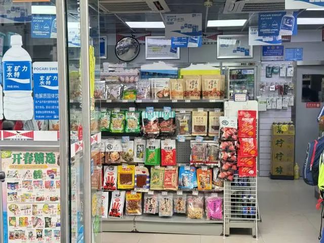 DƬ